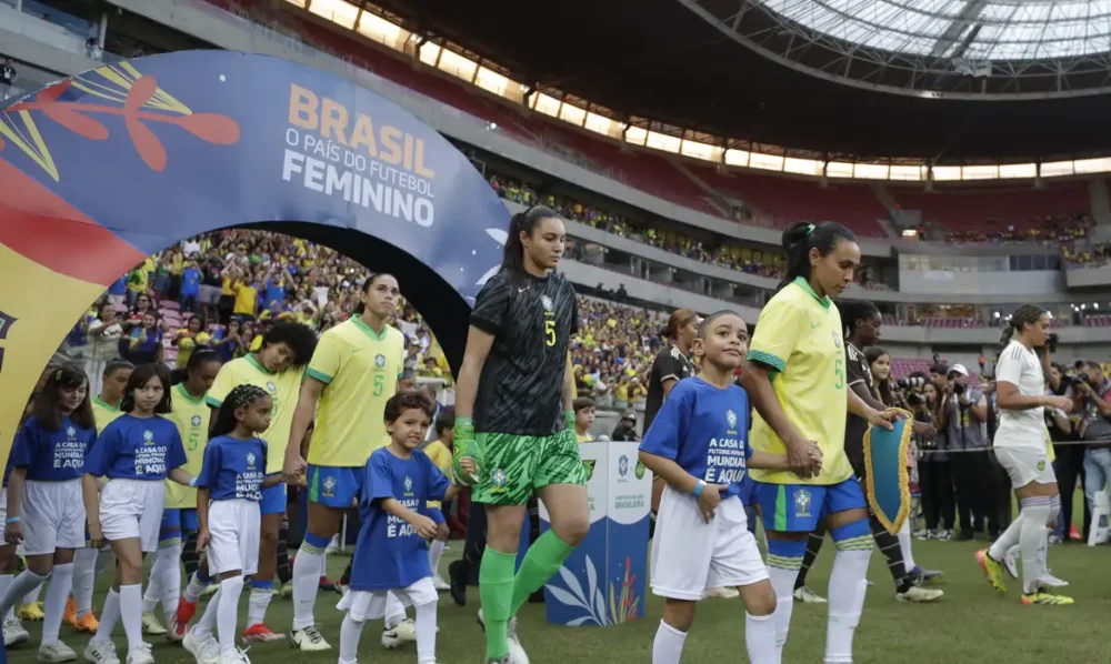 Imagem referente a Esporte: conheça as propostas de Flávio Bolsonaro e Lula para a área