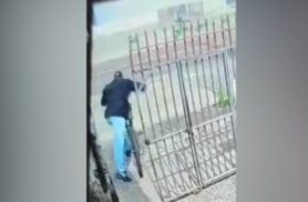 Ladrão de bicicleta é flagrado por câmera no bairro Nova Cidade em Cascavel
