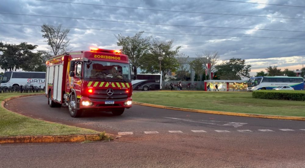 Imagem referente a Incêndio em Cascavel mobiliza Bombeiros na Avenida das Torres