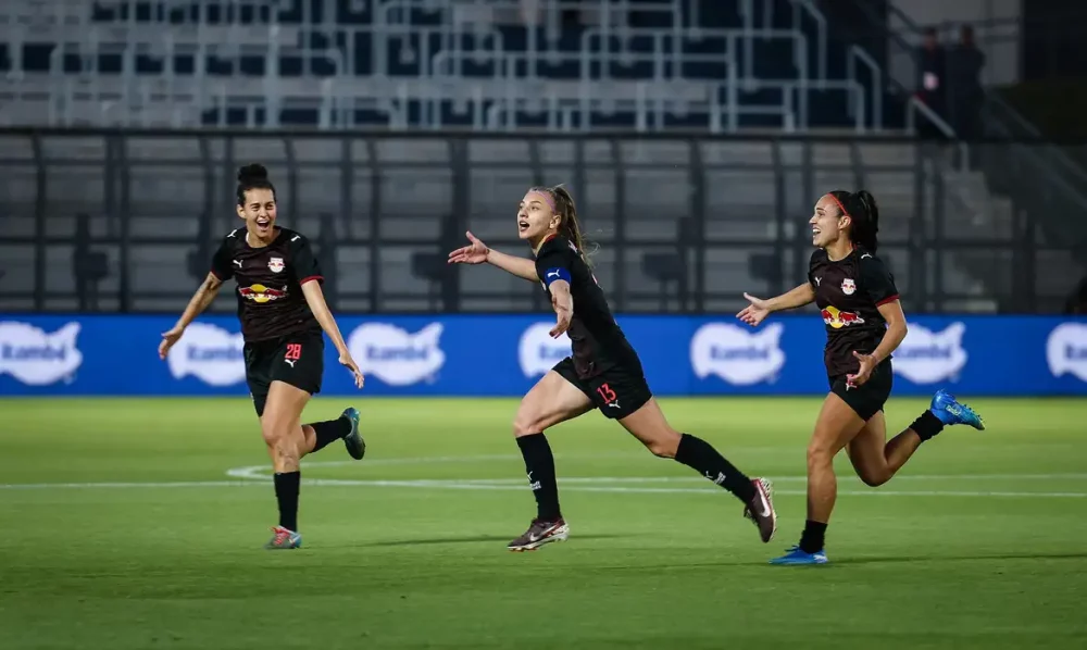Inter e Bragantino avançam às semifinais da Copa do Brasil Feminina Imagem referente a Inter e Bragantino avançam às semifinais da Copa do Brasil Feminina