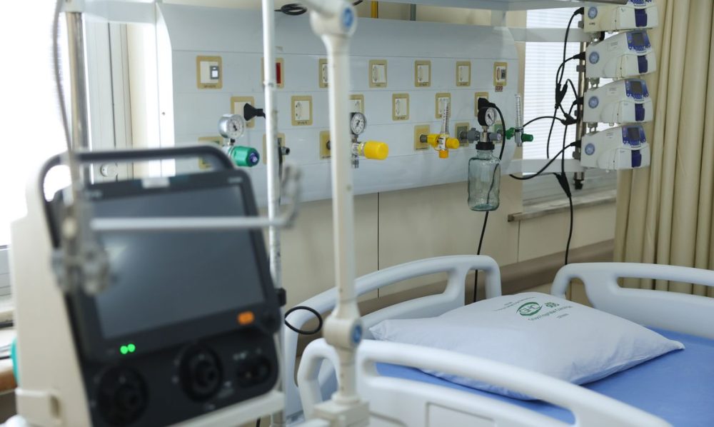 UTIs no Brasil: médicos pedem estruturação que vá além de mais leitos Imagem referente a UTIs no Brasil: médicos pedem estruturação que vá além de mais leitos