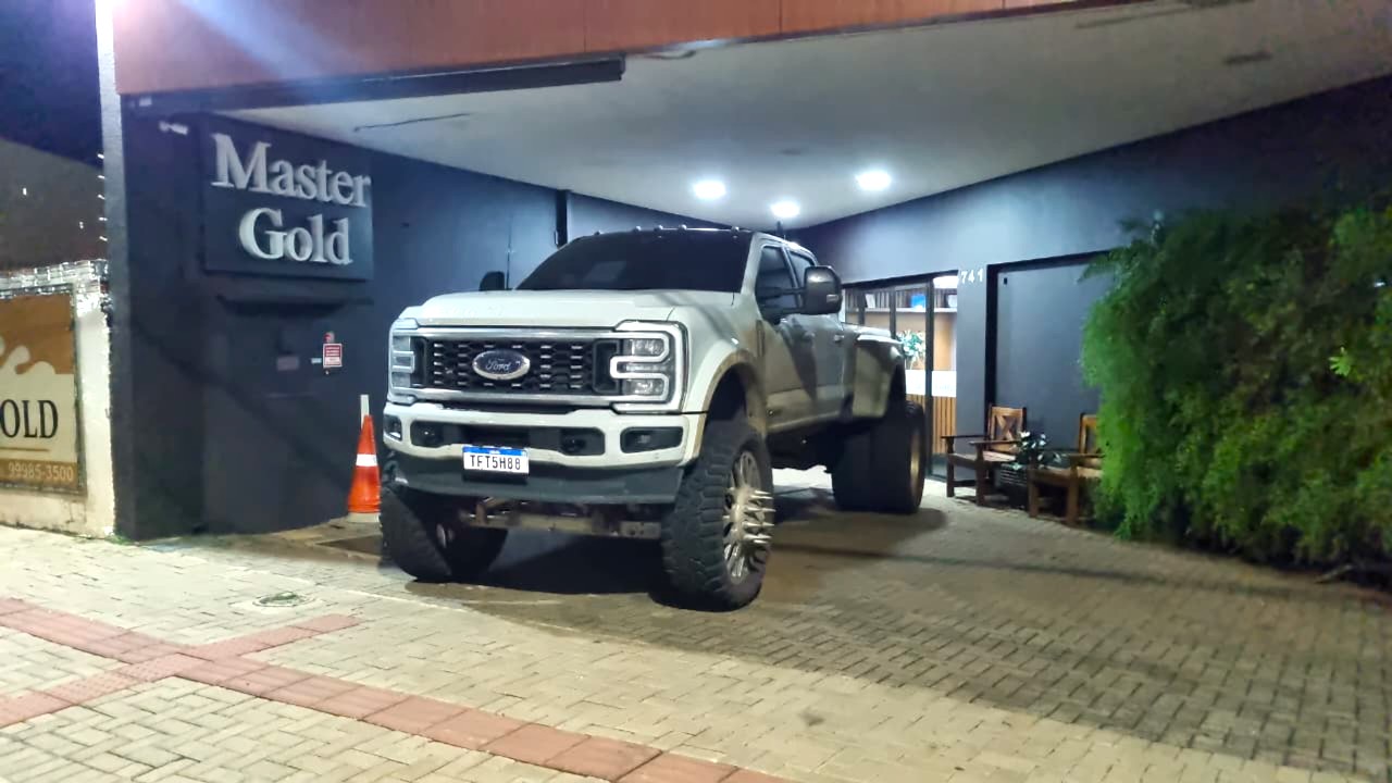 De autógrafos na Argentina a parada em Cascavel: viagem de influenciador rende perrengues na fronteira