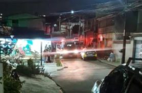 Jovem é esfaqueada pelo próprio irmão após briga Jovem é esfaqueada pelo próprio irmão após briga