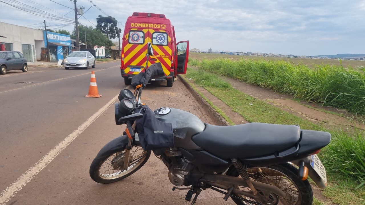 Três ficam feridos após colisão entre motos na Avenida das Pombas