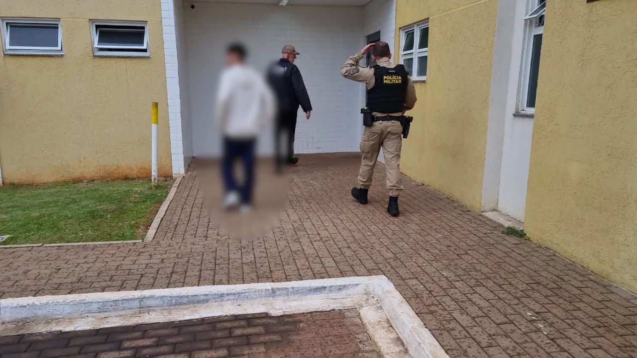 Adolescente é levado à delegacia após briga com professora em colégio do Bairro Pacaembu