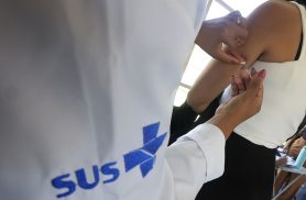 Negacionismo impulsiona sarampo nos EUA e representa ameaça ao Brasil Negacionismo impulsiona sarampo nos EUA e representa ameaça ao Brasil