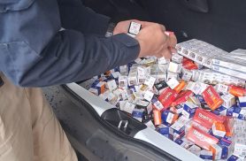 PRF apreende medicamentos estrangeiros em carro de escolta armada na BR-277 em Cascavel