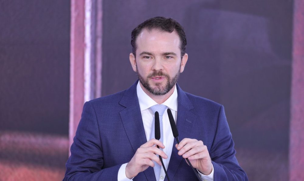 Ministro prevê renegociação de R$ 90 bi em 3ª fase do Desenrola Imagem referente a Ministro prevê renegociação de R$ 90 bi em 3ª fase do Desenrola