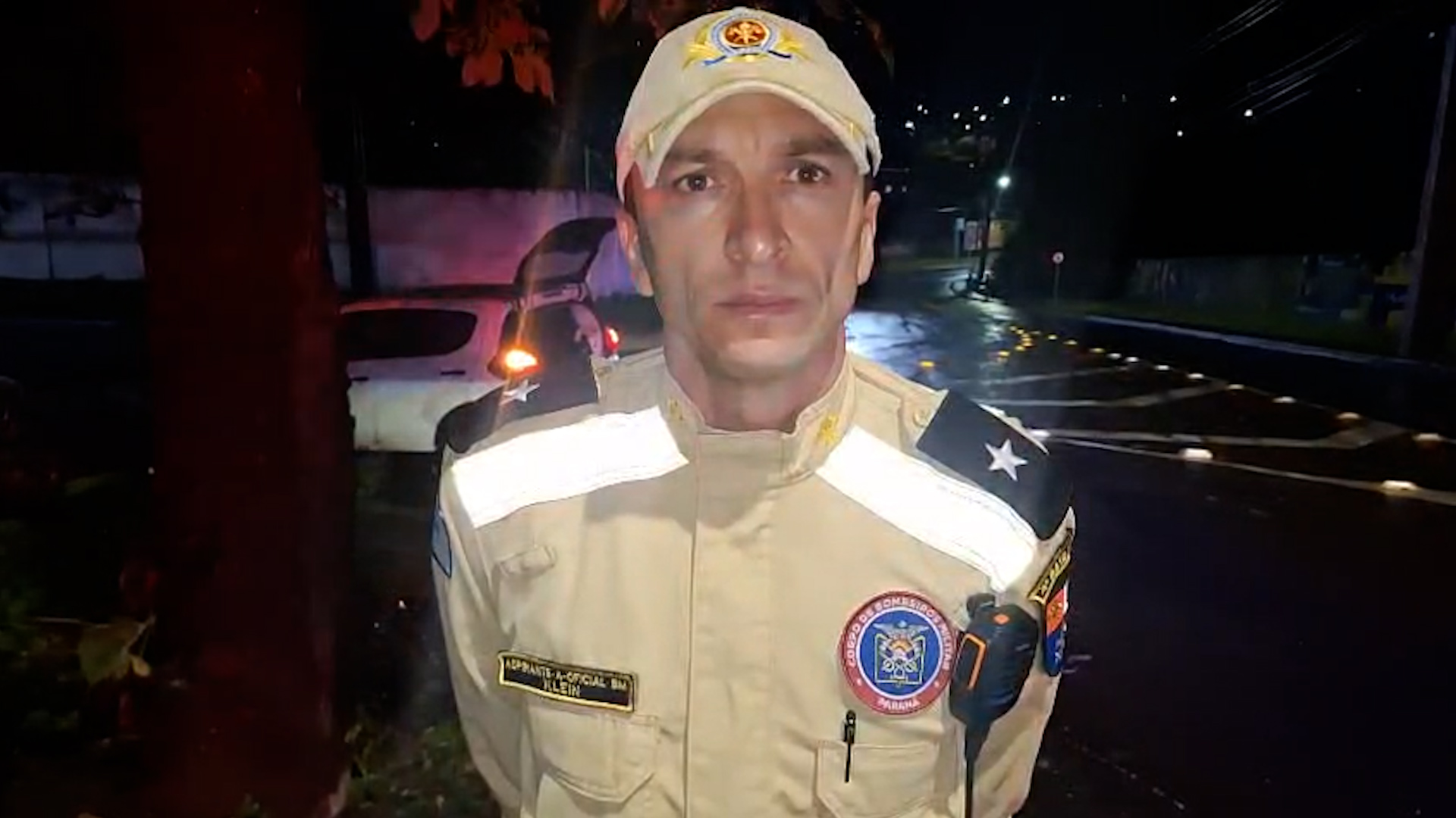 “Ele pegou os capacetes e deixou o local”: Aspirante fala da colisão entre moto e carro na Jacarezinho