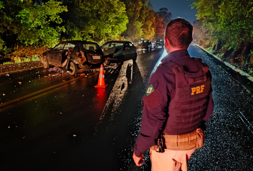 Imagem referente a Colisão frontal deixa mulher morta e três feridos na BR-282 em Xaxim