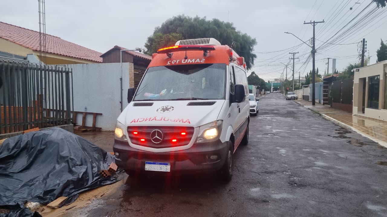 Samu atende idosa com dor no tórax no Parque Verde, em Cascavel