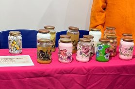 Projeto em penitenciária de Foz do Iguaçu transforma resíduos em arte e oportunidade de renda
