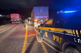 Motociclista morre em acidente com carreta na BR-153 em Jacarezinho Motociclista morre em acidente com carreta na BR-153 em Jacarezinho