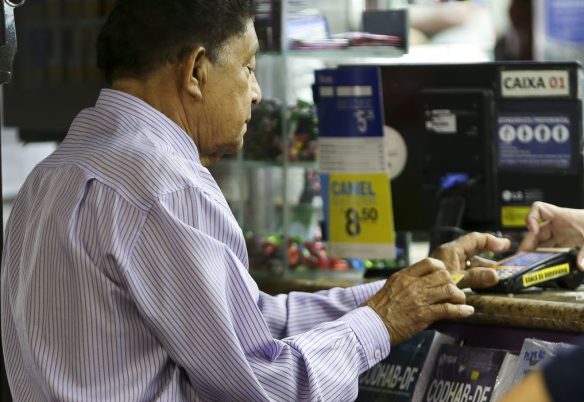BPC evitou 571 mil mortes e 13 milhões de internações em 30 anos BPC evitou 571 mil mortes e 13 milhões de internações em 30 anos