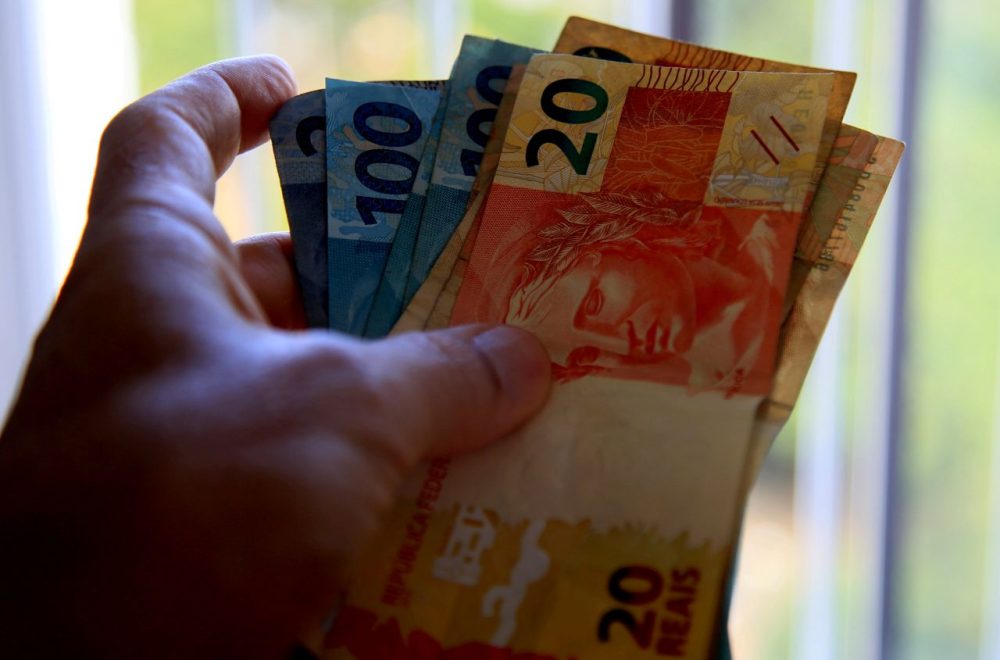 Imagem referente a Justiça nega pedido que poderia suspender o reajuste do Bolsa Família em todo o país; piso de R$ 691 está mantido