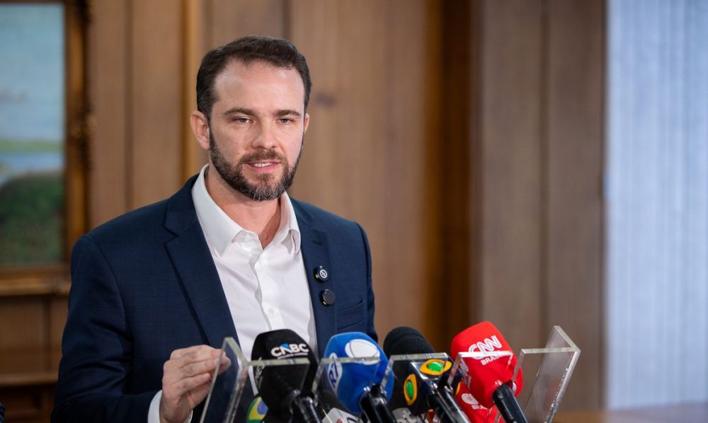 Imagem referente a Previsão de superávit no Orçamento de 2027 está mantida, diz Durigan