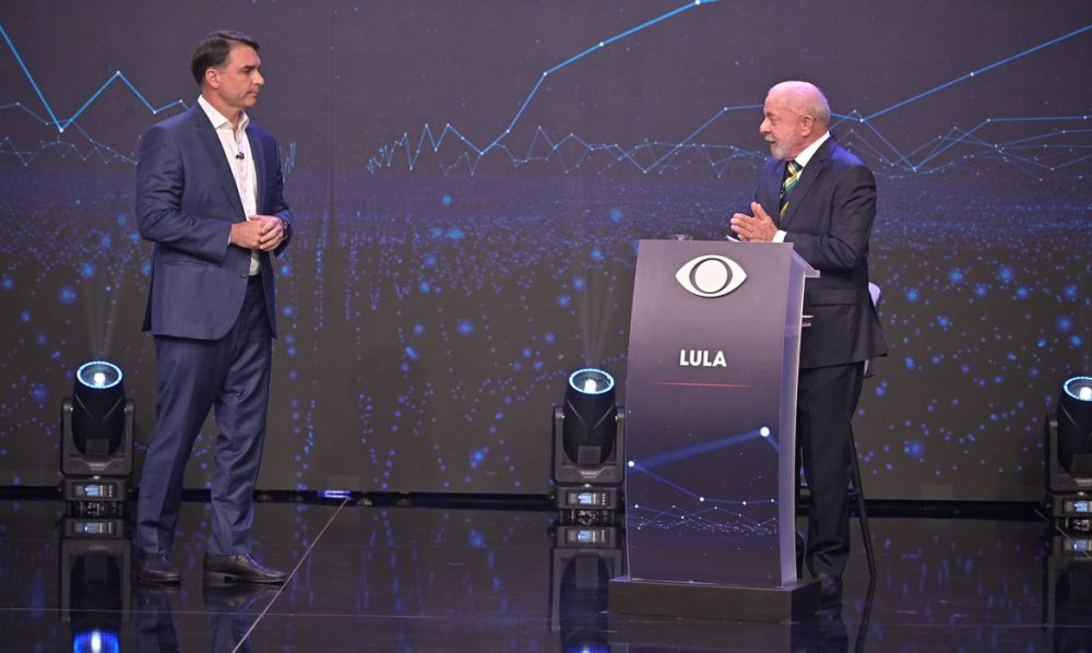 Mendonça diz que Flávio e Lula podem divulgar sigilos Imagem referente a Mendonça diz que Flávio e Lula podem divulgar sigilos