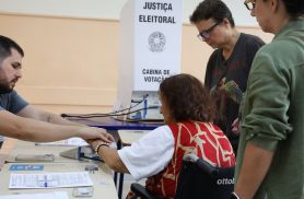 Primeiro turno contou com 43% mais eleitores de ao menos 70 anos