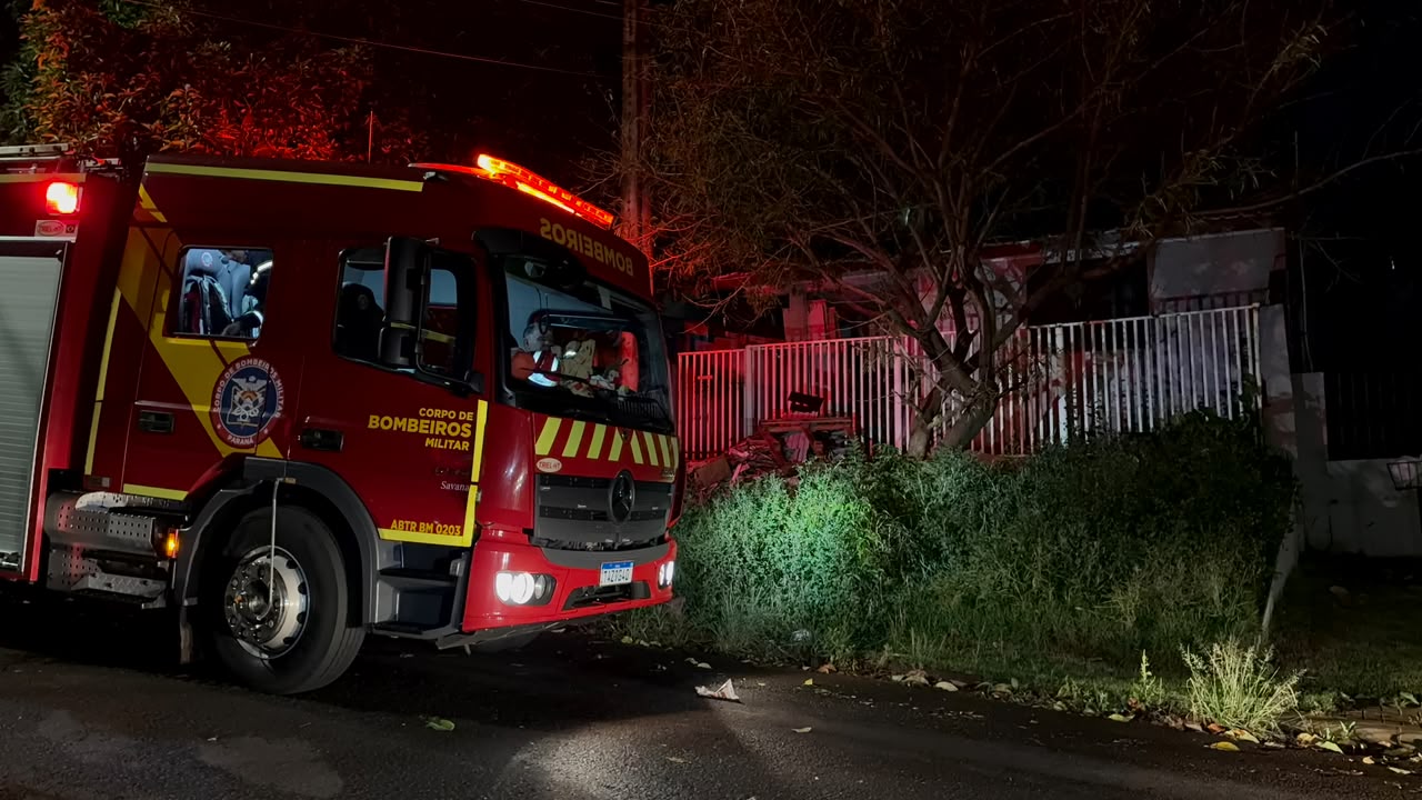 Princípio de incêndio em casa em obras mobiliza Corpo de Bombeiros em Cascavel