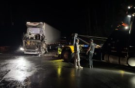 Colisão traseira no km 43 da BR-116 deixa uma vítima grave Colisão traseira no km 43 da BR-116 deixa uma vítima grave