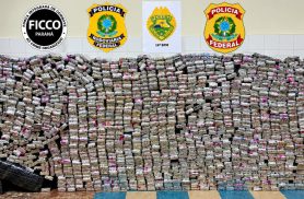 Caminhão com mais de uma tonelada de maconha é apreendido na BR-277 Caminhão com mais de uma tonelada de maconha é apreendido na BR-277