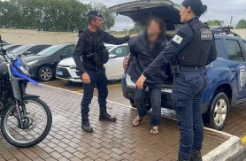 Fumando e bebendo no Terminal Oeste, homem desobedece ordens da GM e acaba na Delegacia