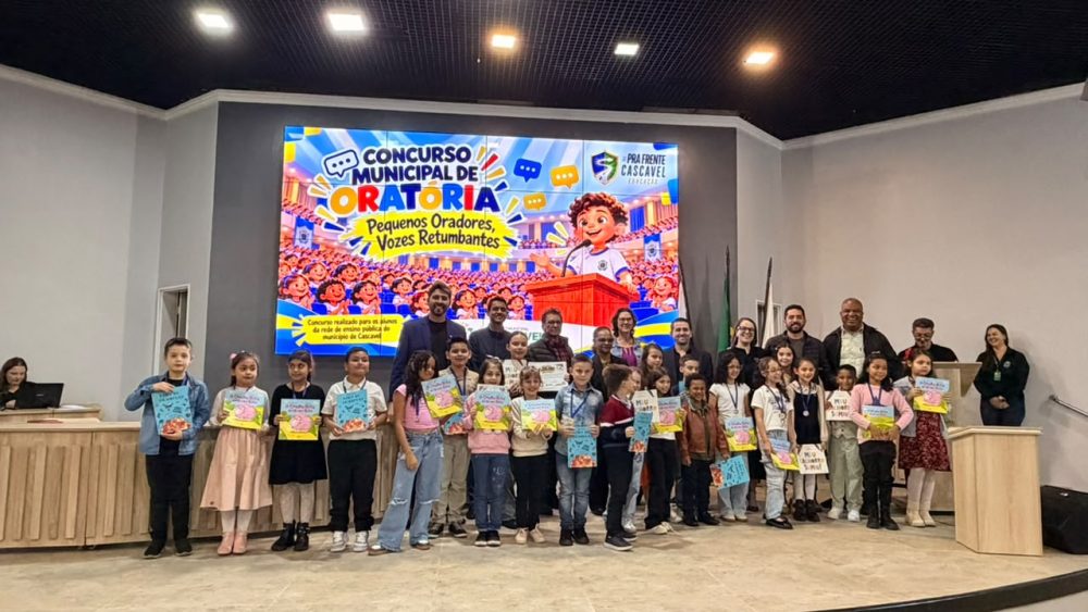Pequenos talentos brilham na final do primeiro concurso de oratória da rede municipal de Cascavel Imagem referente a Pequenos talentos brilham na final do primeiro concurso de oratória da rede municipal de Cascavel