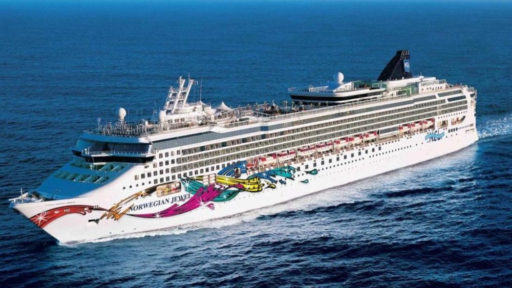 Grávida, passageira de Cascavel teve que deixar navio e pagar hotel por causa do banheiro da cabine Imagem referente a Grávida, passageira de Cascavel teve que deixar navio e pagar hotel por causa do banheiro da cabine