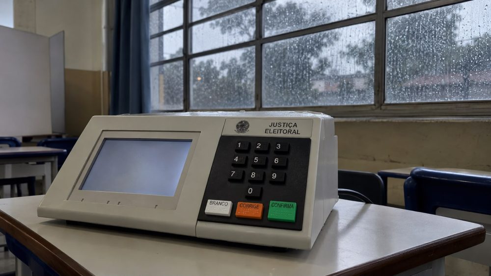 Imagem referente a Como fica a eleição em caso de temporal e falta de luz? Veja o plano do TRE para o Paraná