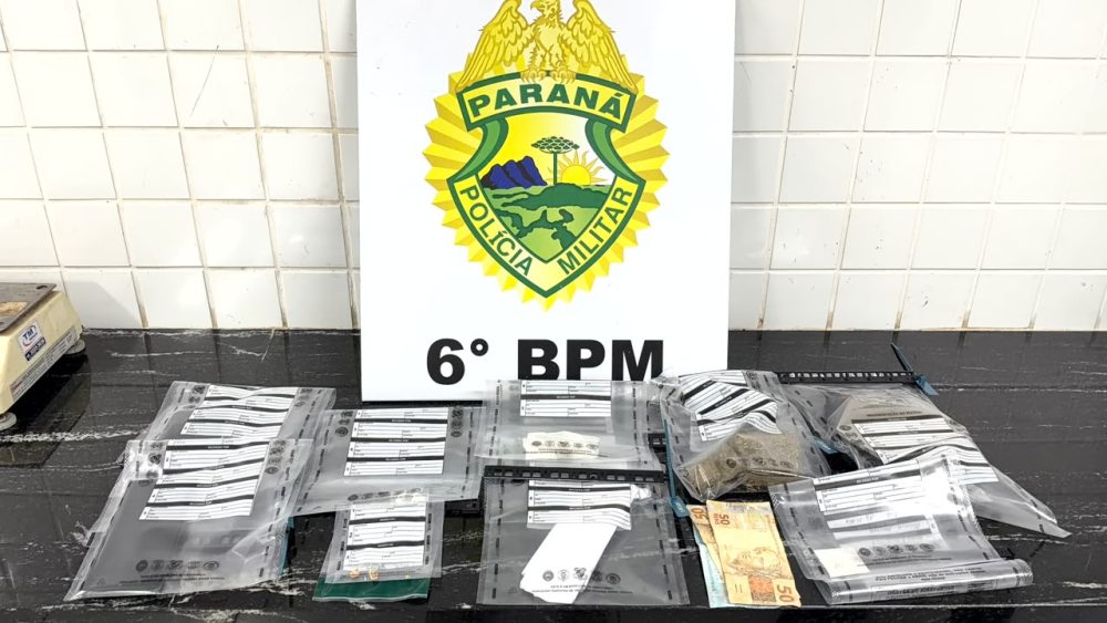 Imagem referente a Choque detém dois homens e apreende crack, cocaína e maconha no bairro Santa Cruz, em Cascavel