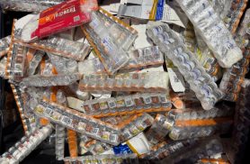 Receita Federal apreende cerca de 700 ampolas de medicamentos para emagrecer escondidas em caixas de perfumes na BR-277