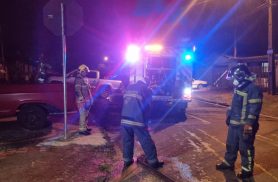Incêndio no motor de Amarok mobiliza Corpo de Bombeiros no Bairro Cataratas, em Cascavel