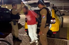 Jovem aciona a PM após se sentir intimidada por homem na rodoviária de Cascavel
