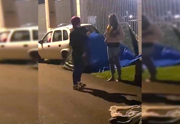 Vídeo mostra sogra e nora trocando tapas e empurrões durante espera para visita na PEC, em Cascavel