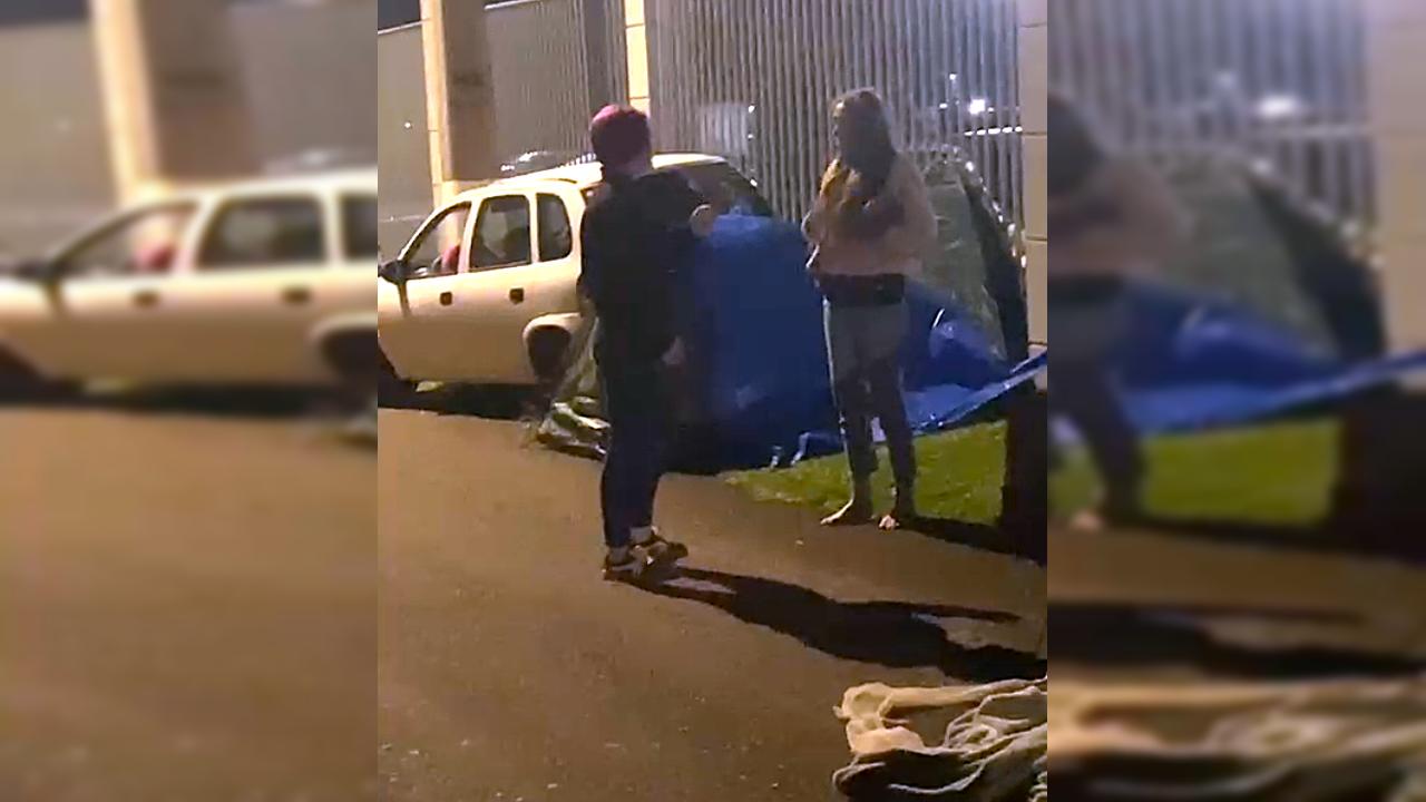 Vídeo mostra sogra e nora trocando tapas e empurrões durante espera para visita na PEC, em Cascavel