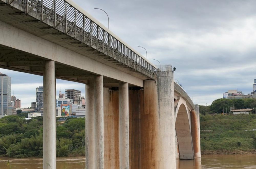 Ponte da Amizade passa por inspeção técnica para avaliar condições da estrutura Imagem referente a Ponte da Amizade passa por inspeção técnica para avaliar condições da estrutura