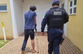 Homem cobra dívida de haitiano, tenta agredi-lo e acaba preso por injúria racial