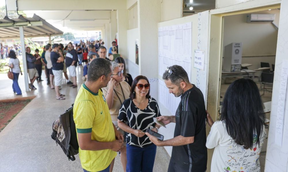 Imagem referente a Trabalhador tem direito de sair do serviço para votar; confira a lei