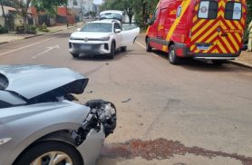 Forte colisão entre carros fere bebê de 1 ano e 8 meses no Centro de Cascavel Forte colisão entre carros fere bebê de 1 ano e 8 meses no Centro de Cascavel