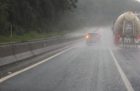 Governo do Estado monitora rodovias estaduais; chuva intensa causa deslizamento em encostas