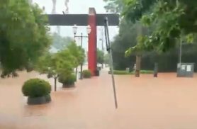 Chuva alaga região do Lago Municipal em Bom Sucesso do Sul e Defesa Civil faz alerta