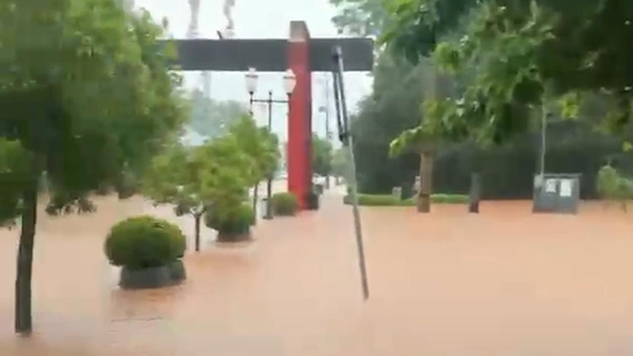 Chuva alaga região do Lago Municipal em Bom Sucesso do Sul e Defesa Civil faz alerta