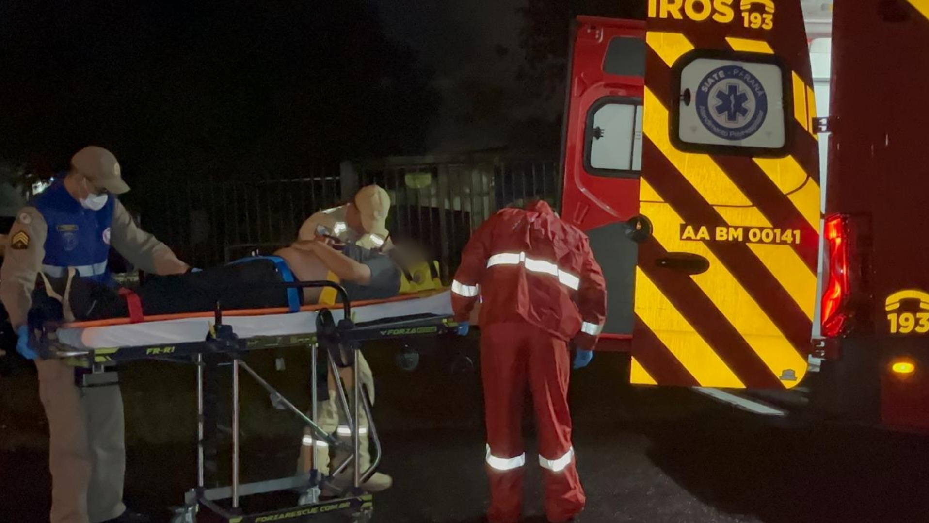 Duas mulheres caem sobre homem e ele fica ferido no bairro Canadá, em Cascavel