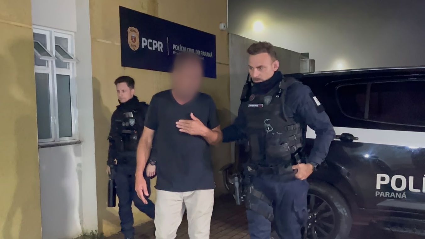 Motorista é levado à delegacia após Transitar identificar restrição em veículo no bairro Neva