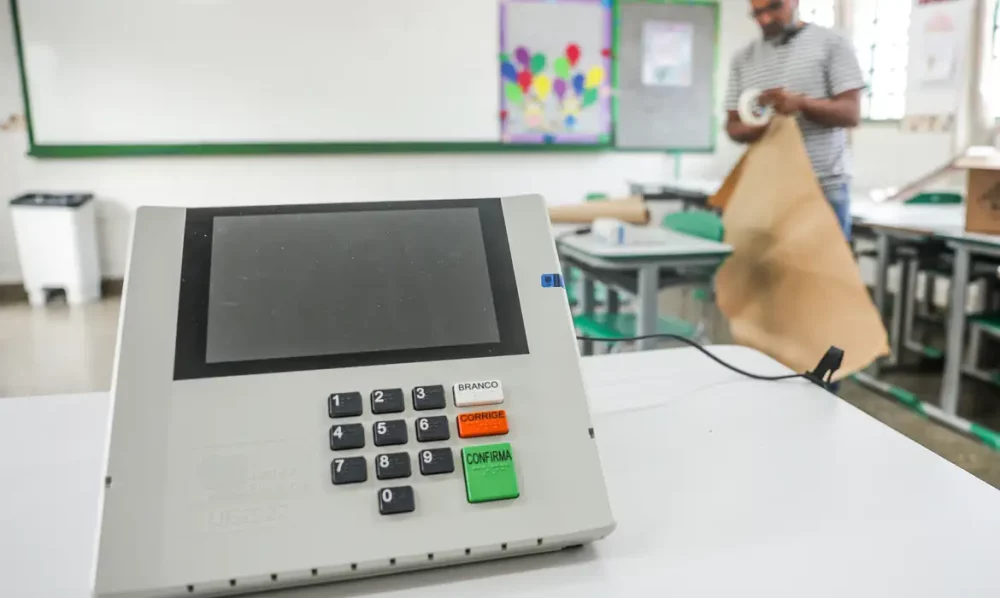 TRE-SP substitui 52 urnas que apresentaram problemas no estado Imagem referente a TRE-SP substitui 52 urnas que apresentaram problemas no estado