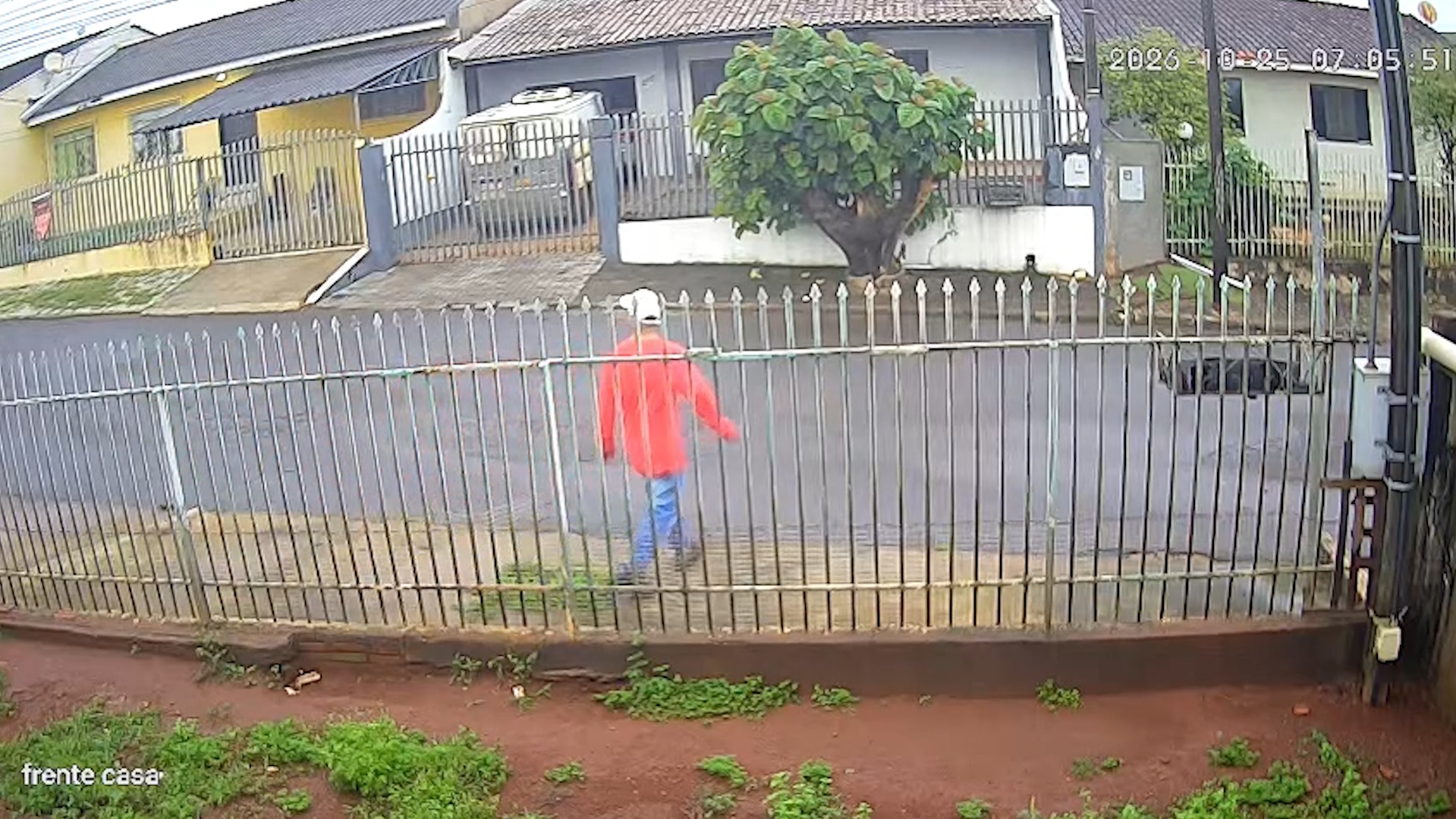 Morador expulsa invasor de residência no bairro Floresta em Cascavel