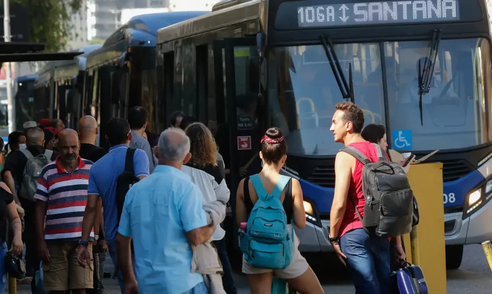 Imagem referente a PT notifica TRE-SP por falta de ônibus na cidade neste domingo
