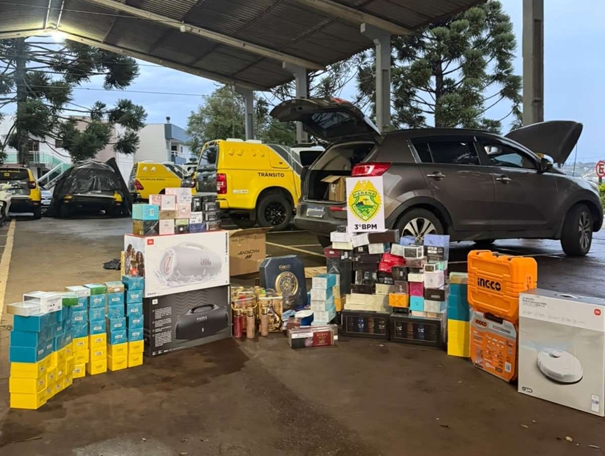 Polícia Militar apreende veículo com mercadorias avaliadas em R$ 100 mil na BR-158 Imagem referente a Polícia Militar apreende veículo com mercadorias avaliadas em R$ 100 mil na BR-158