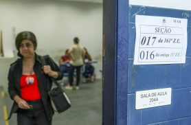 TRE-RJ diz que seções eleitorais ficarão abertas até as 19h TRE-RJ diz que seções eleitorais ficarão abertas até as 19h