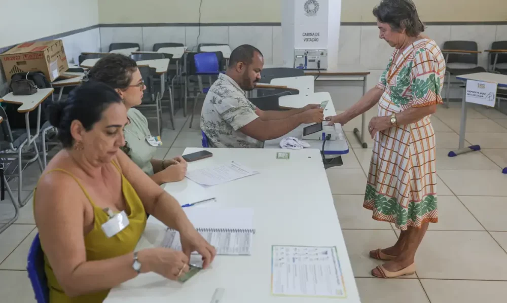 Imagem referente a OEA acompanha denúncias de falta de ônibus no dia da eleição